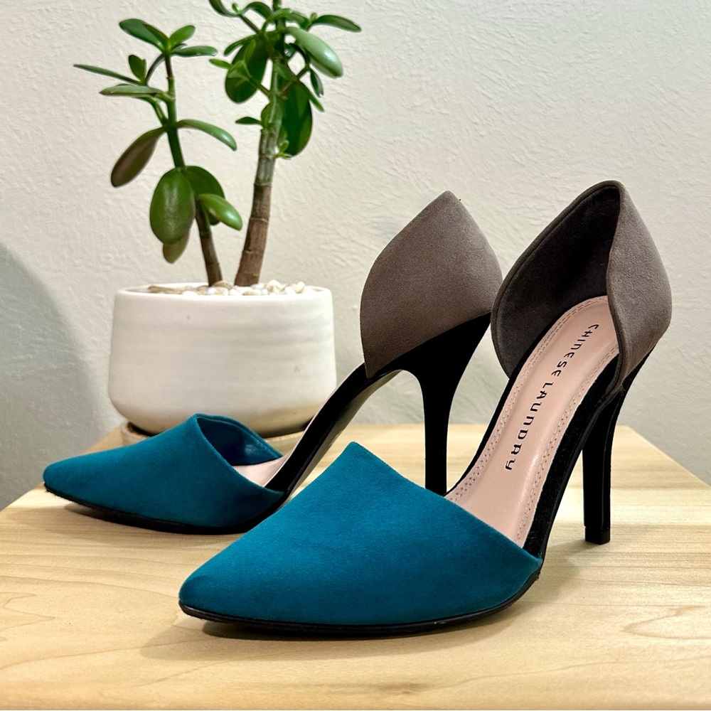 NWOT Chinese Laundry Two Tone Teal and Charcoal Heels